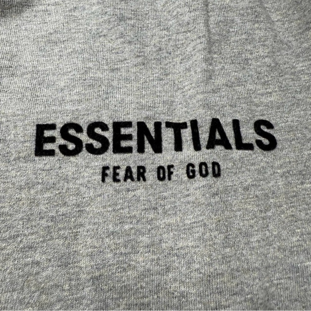 Fear Of God Essentials Dark Oatmeal SS22 T-Shirt - Picture 4 of 13